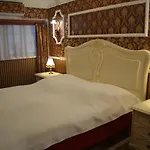 Hotel Alex Maja
