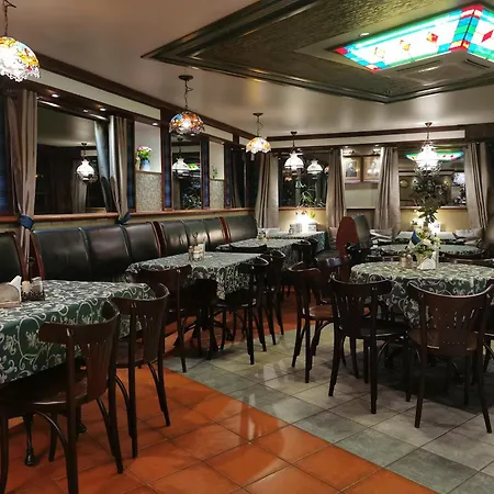 فندق Alex Maja بارنو