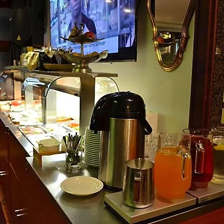 Hotel Alex Maja 3*
