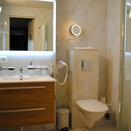 Alex Maja Hotel